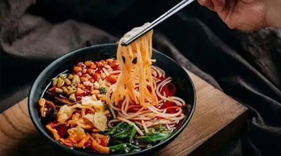 吃螺螄粉衣服上有味道如何快速解決！滾筒衣服烘干機有辦法