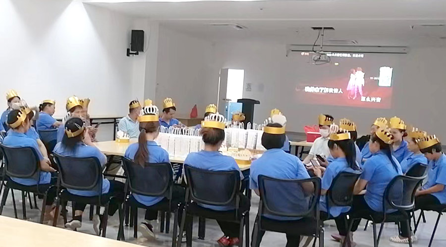 歡聚一堂 溫暖相伴！金環(huán)電器舉辦9月員工生日會(huì)